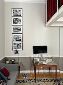 Salon avec kitchenette et climatisation