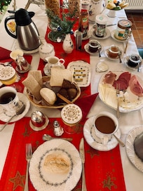 The first breakfast day. After this day was just cheese, bread, and salami.