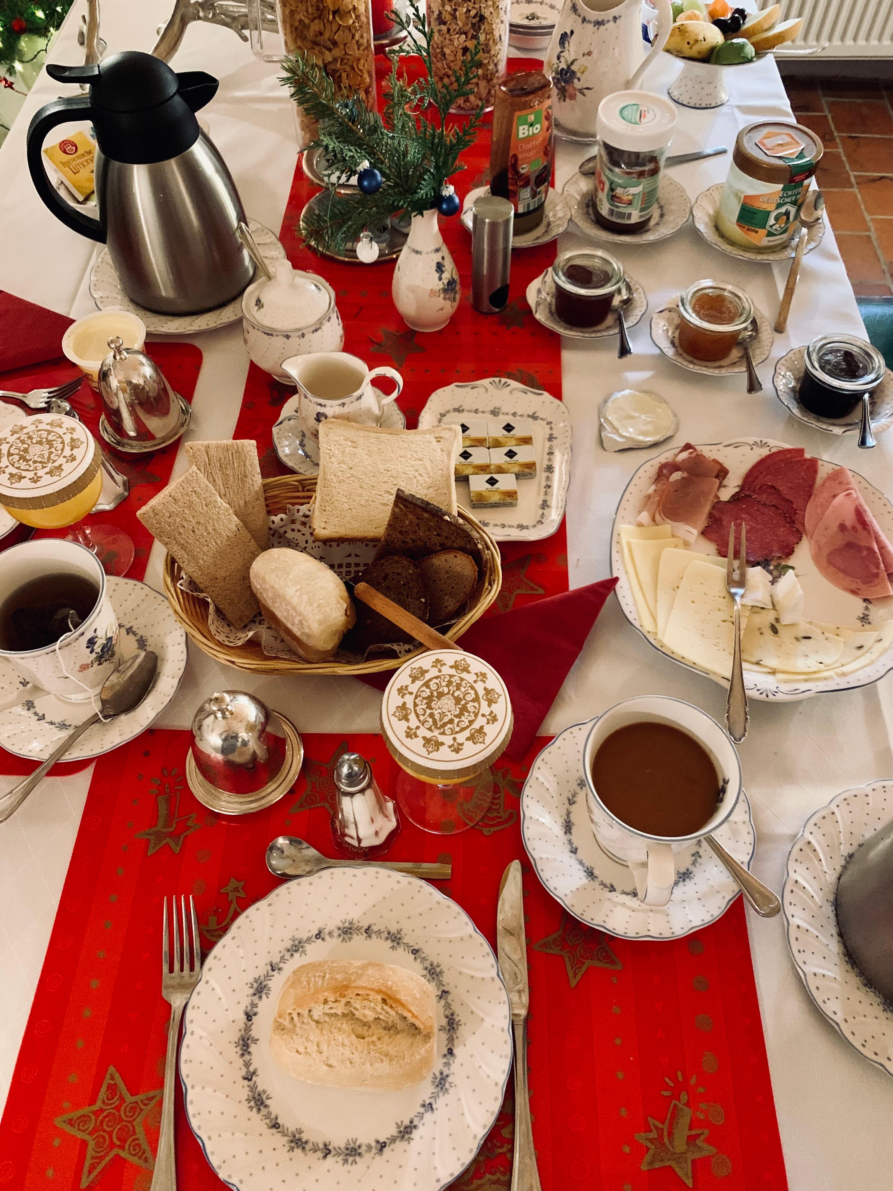 The first breakfast day. After this day was just cheese, bread, and salami. 