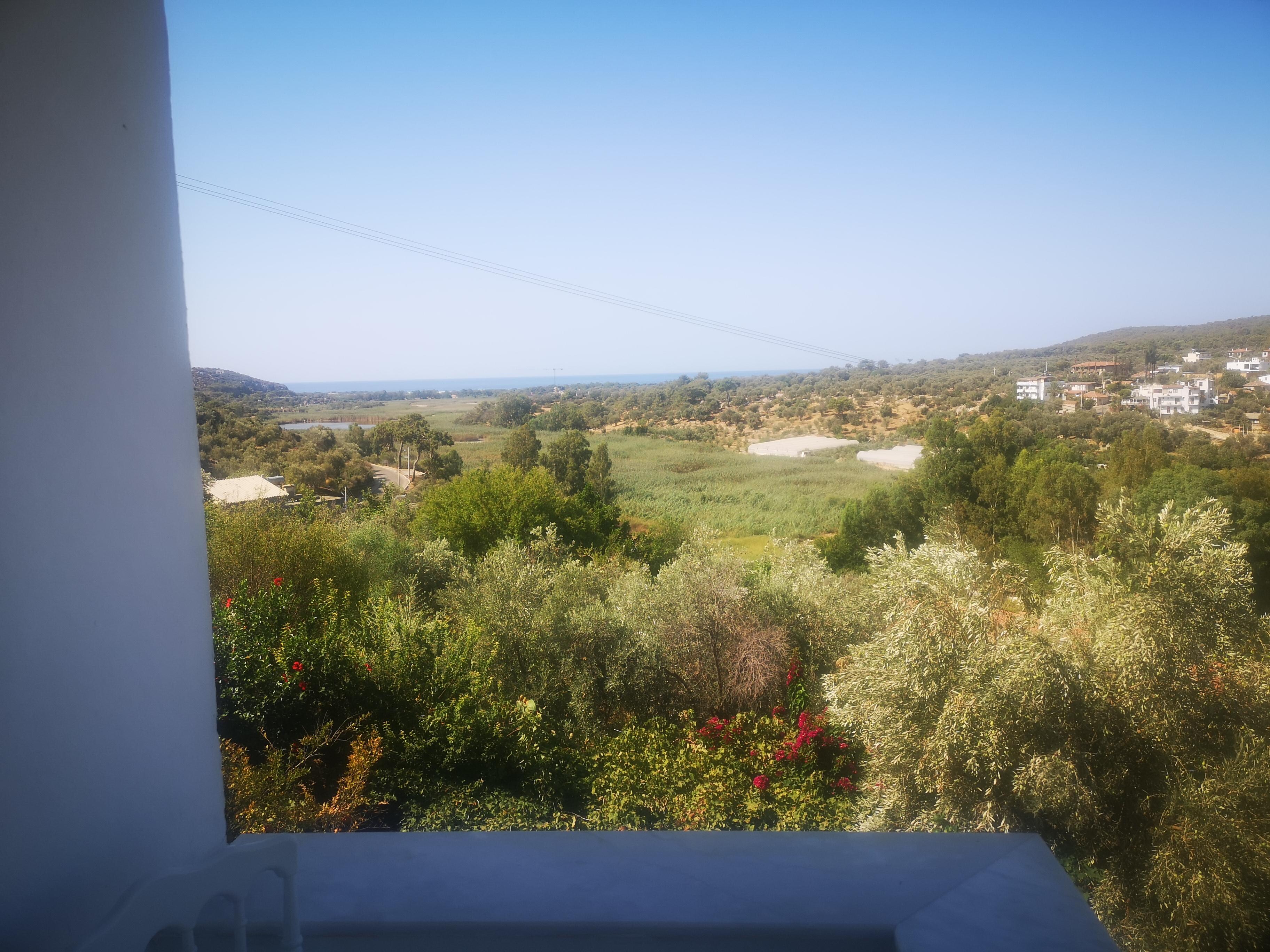 Odamızın balkonundan manzara