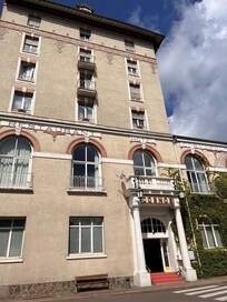 Indgang til receptionen.