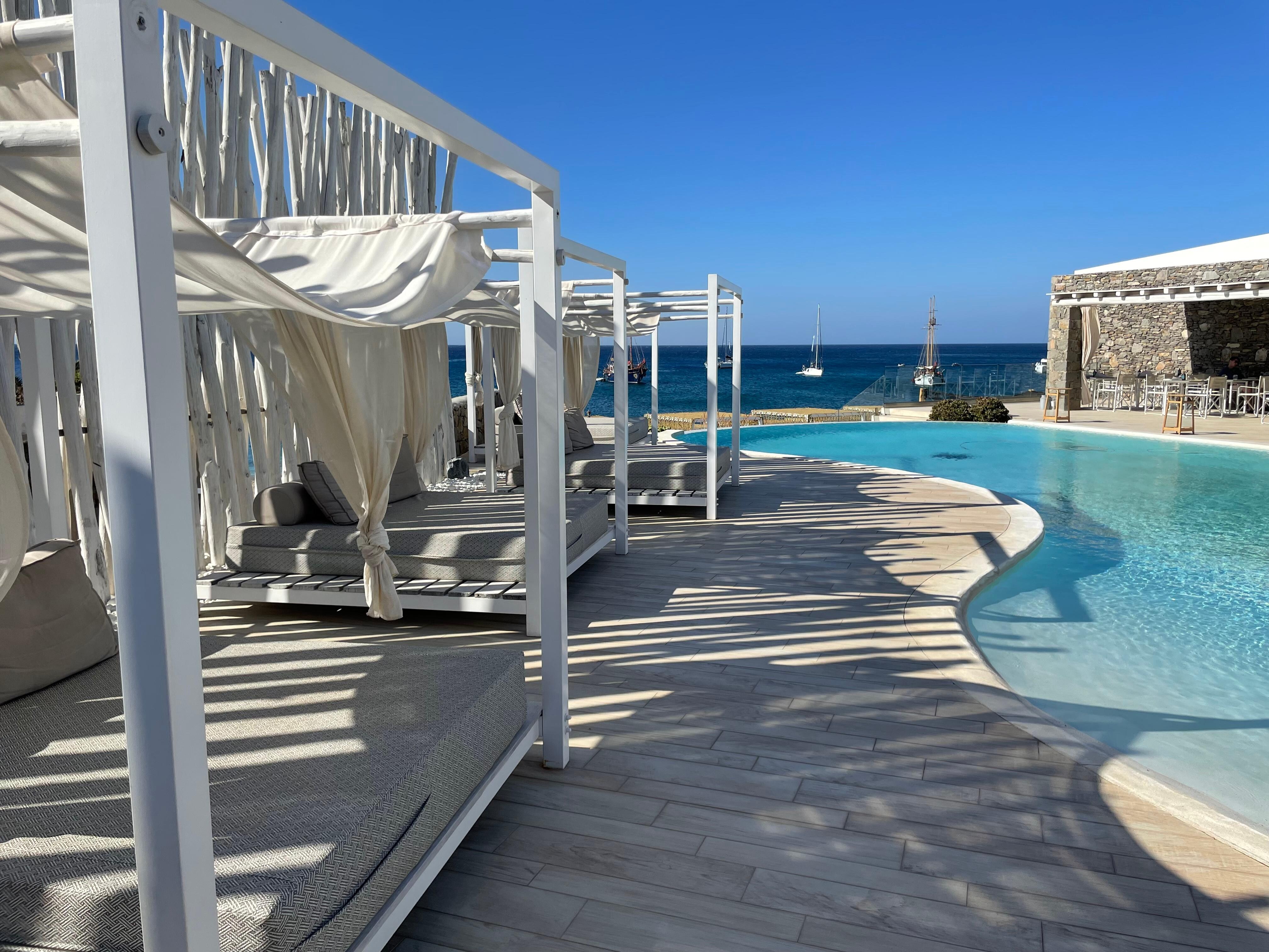 Book Artemis Deluxe Rooms in Milos | Hotels.com