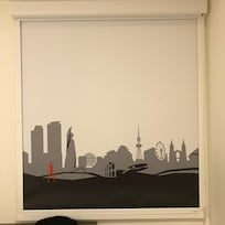 ロールスクリーンに名古屋の顔?ナナちゃんがいます(笑)