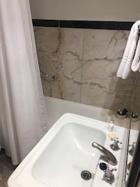 Tina de baño y ducha