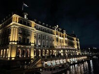 AMSTEL HĂTEL by night