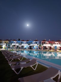 Underbart med fullmånen över Vistaflor