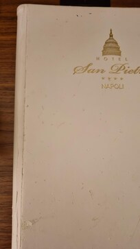 zeer smerig uitziende info bundel