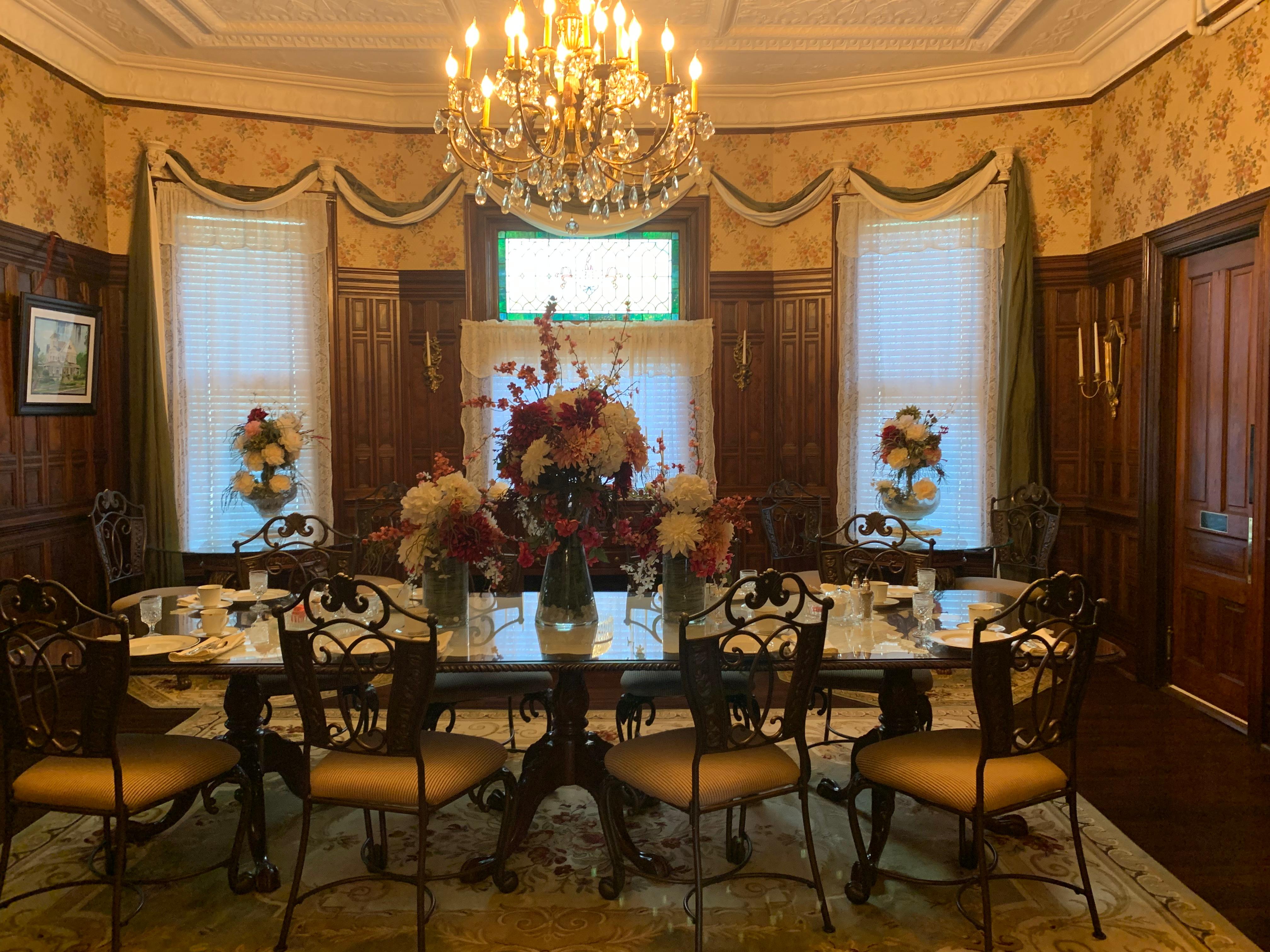 Grand dining room 