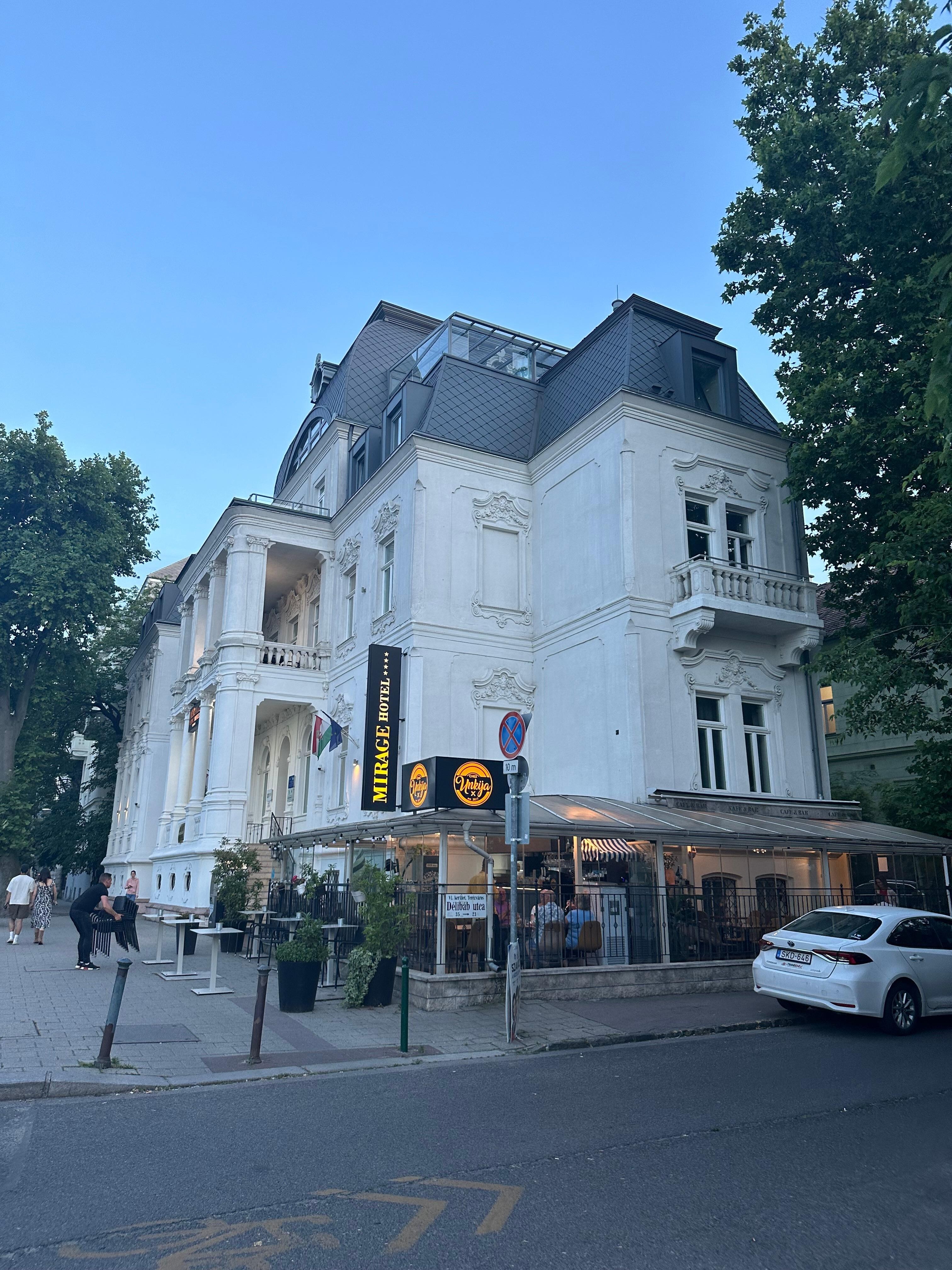 Hotellet

