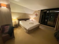 Suite bedroom area