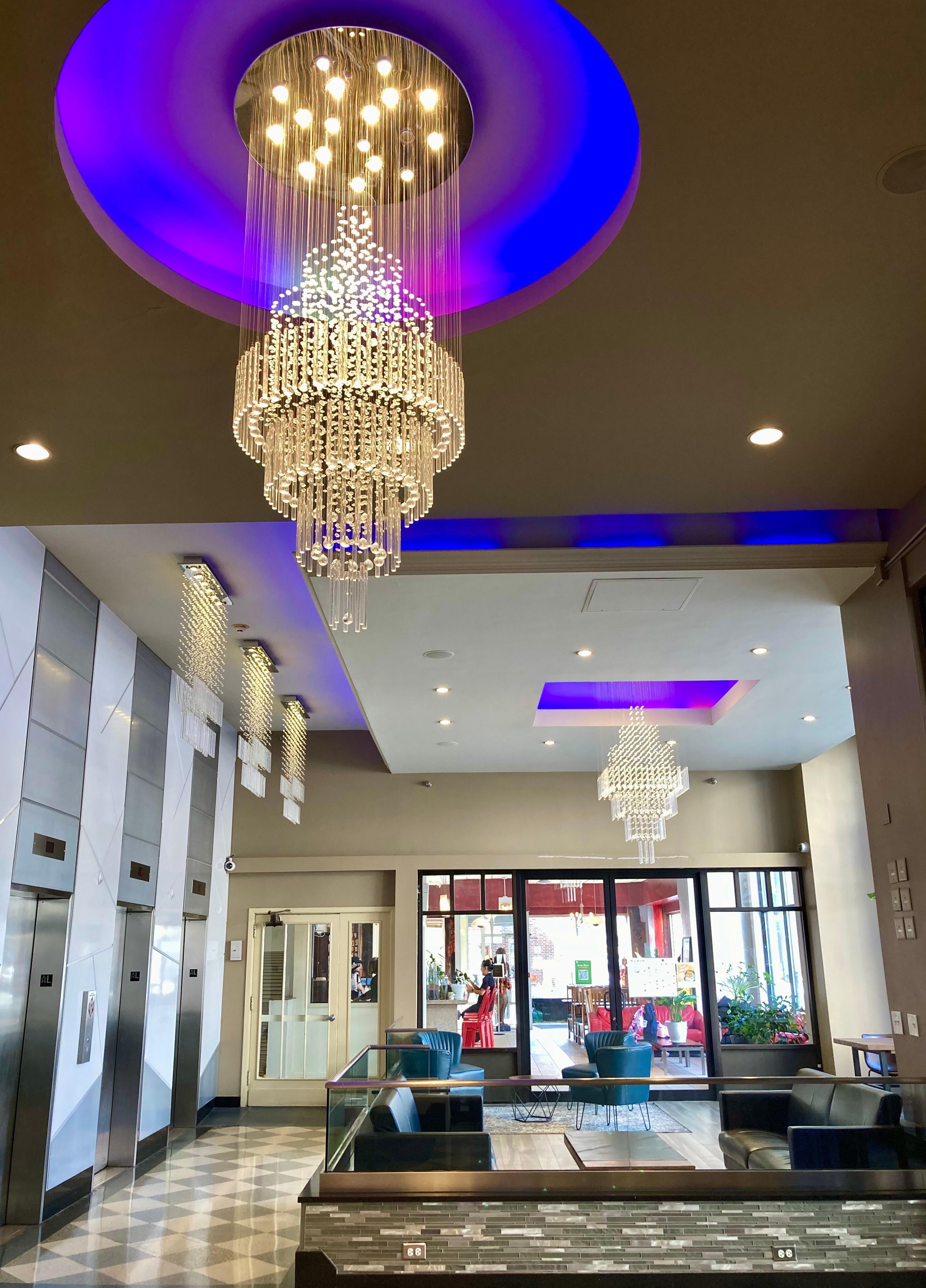 The lobby connects to a thai restaurant and a breakfast cafe 