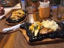 Restaurant en face du logement