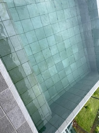 Piscine privative eau verte