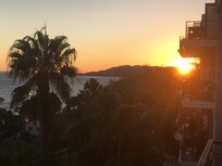 Utsikt från balkongen i solnedgång