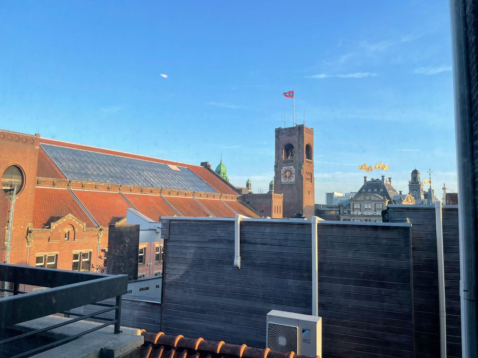 Vista desde la ventana, se aprecia la distancia a algunos de los puntos más importantes de la ciudad 