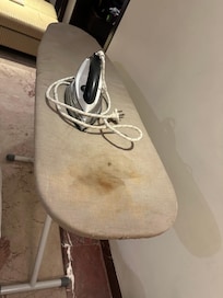 Ironing table