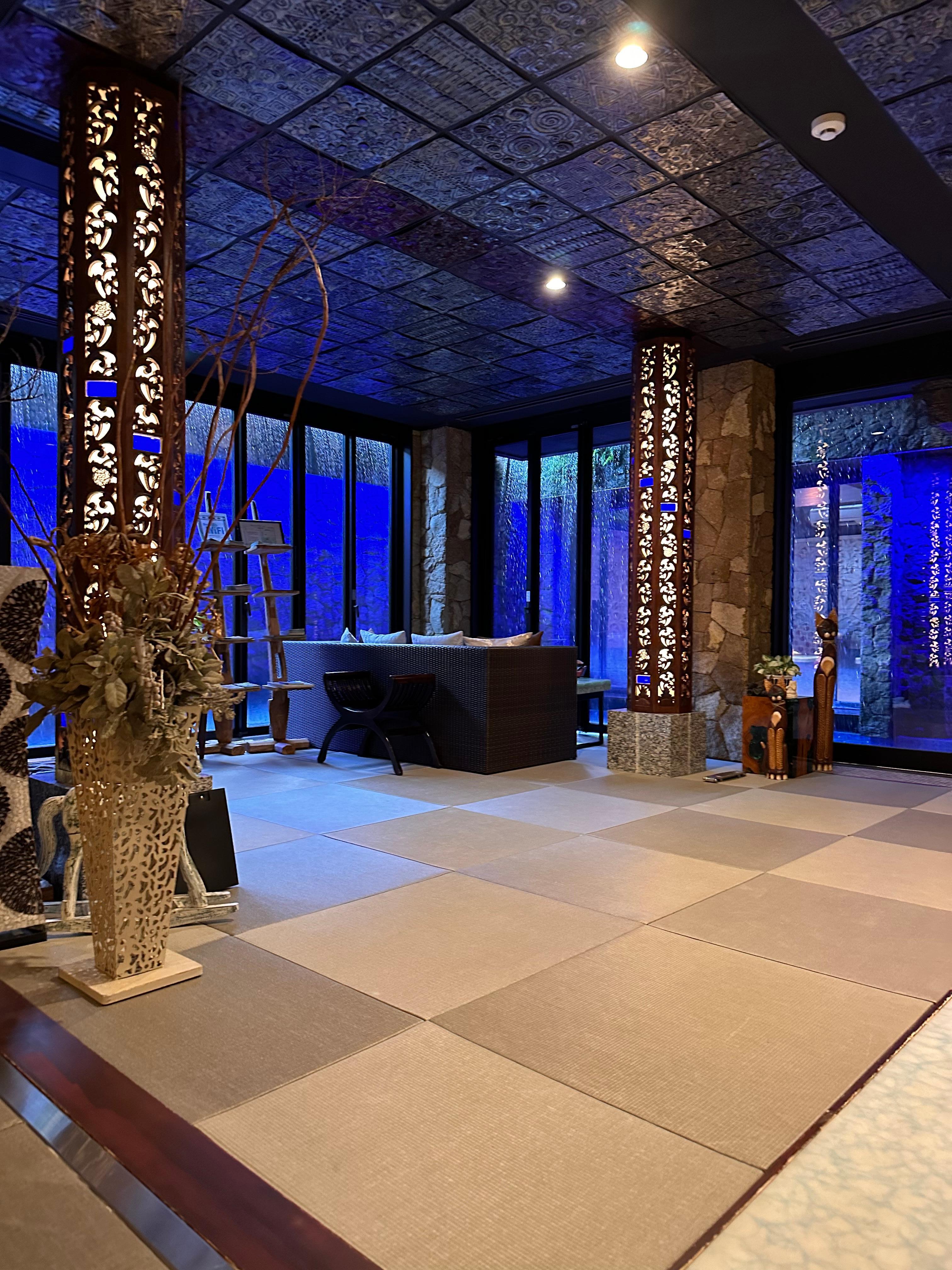 The lobby 