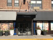 Entrance to Hotel Versey