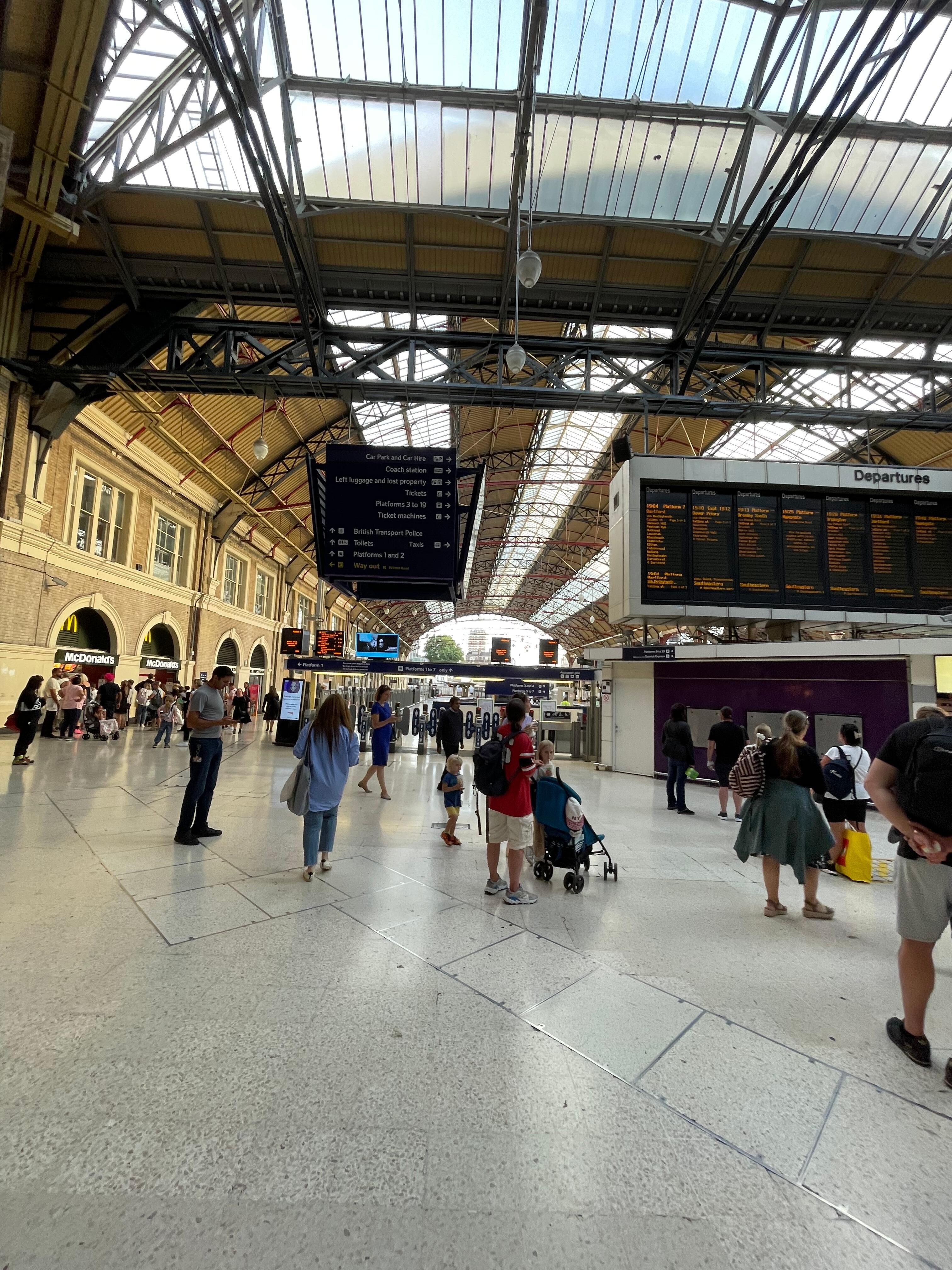 ビクトリアステーション