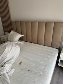 Sang sur le lit