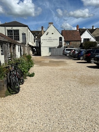 Rear of the pub and carbpark