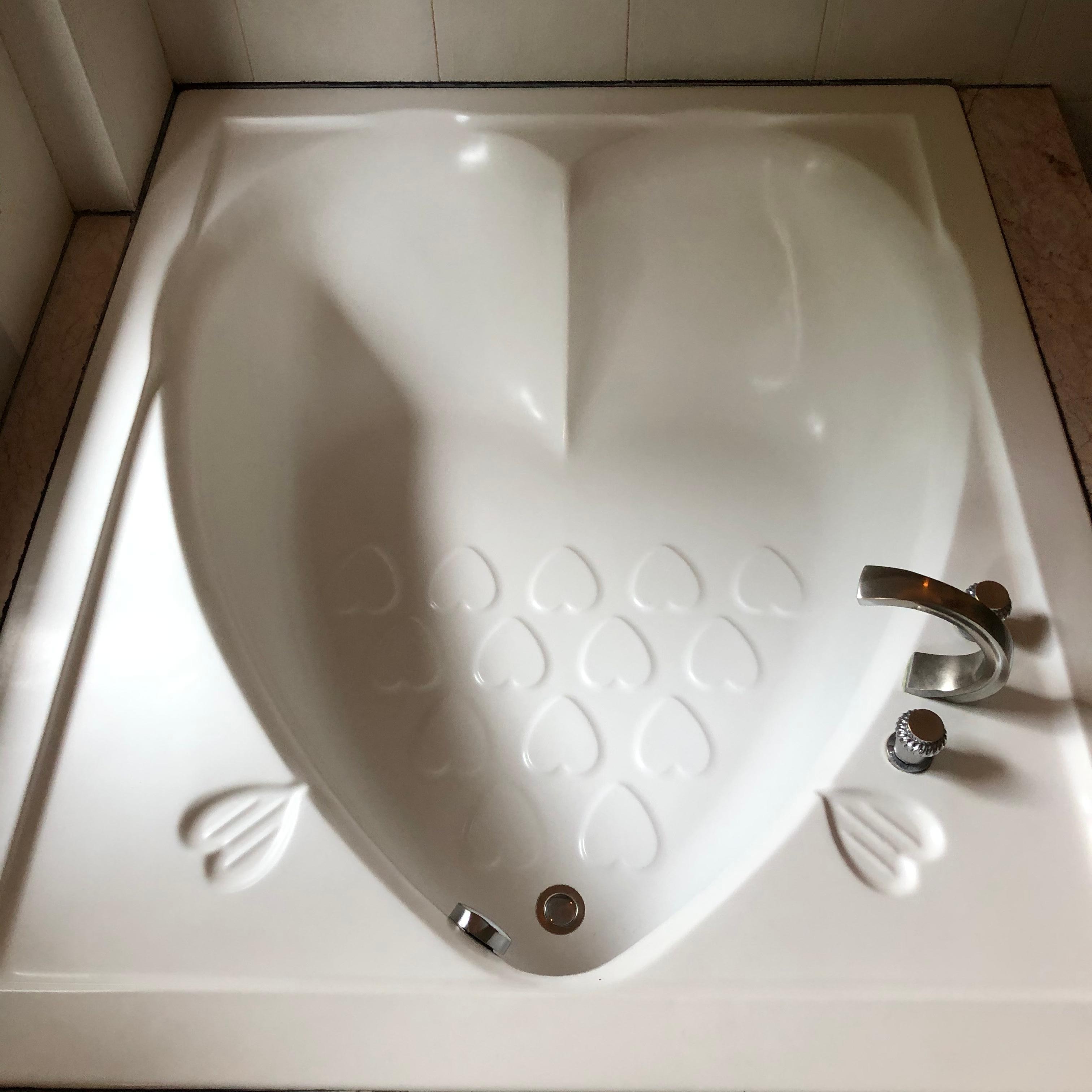The heart-shaped bathtub