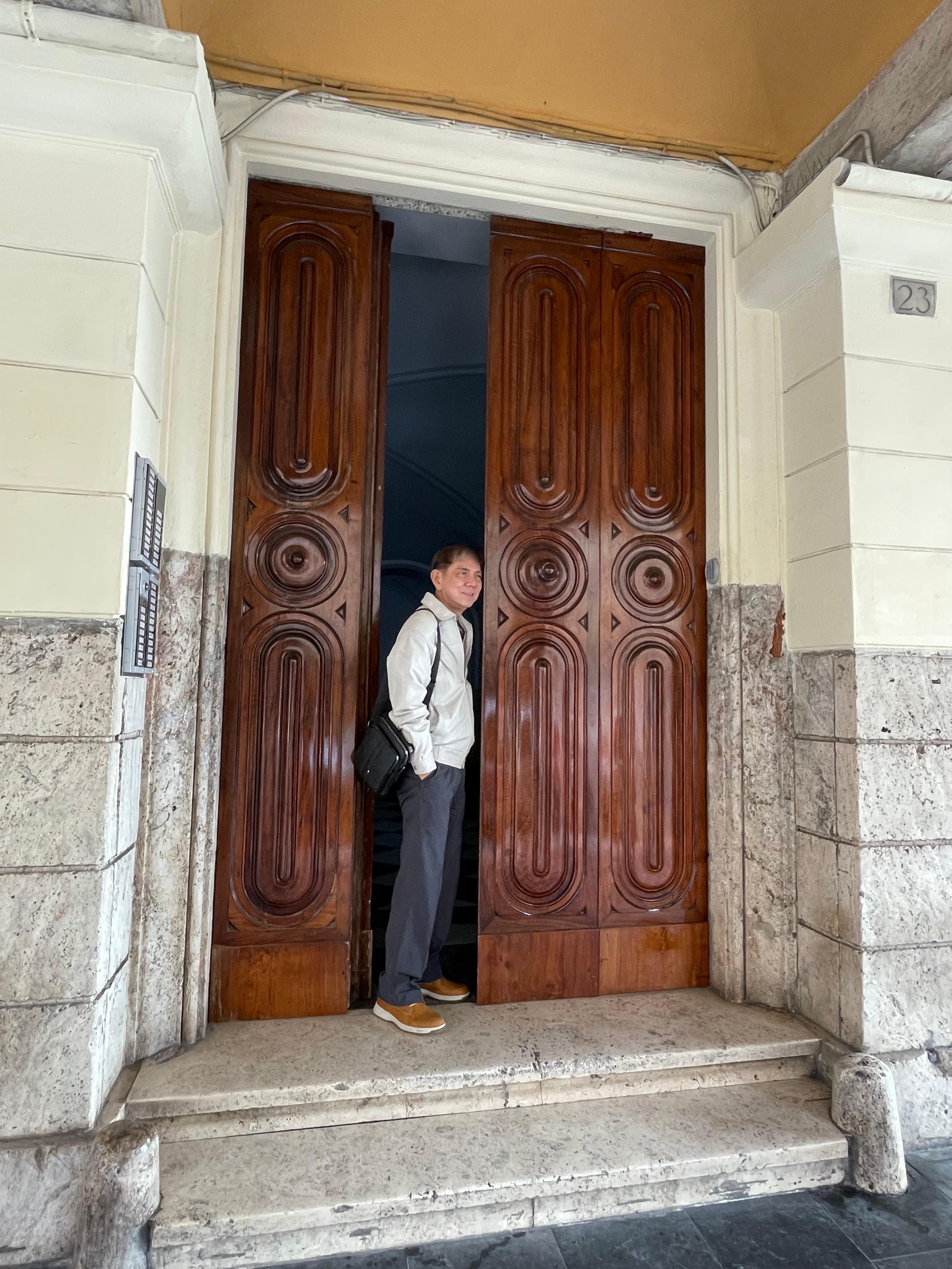 Entrance door to the hotel from the Main Street 