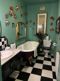 Lovely big bath
