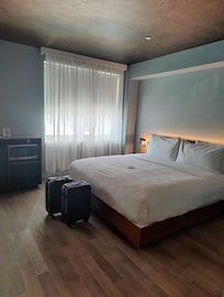 Room with king size bed