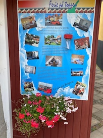 Skilt udenfor hotellet