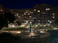 Hotellet by night sett från rosariet