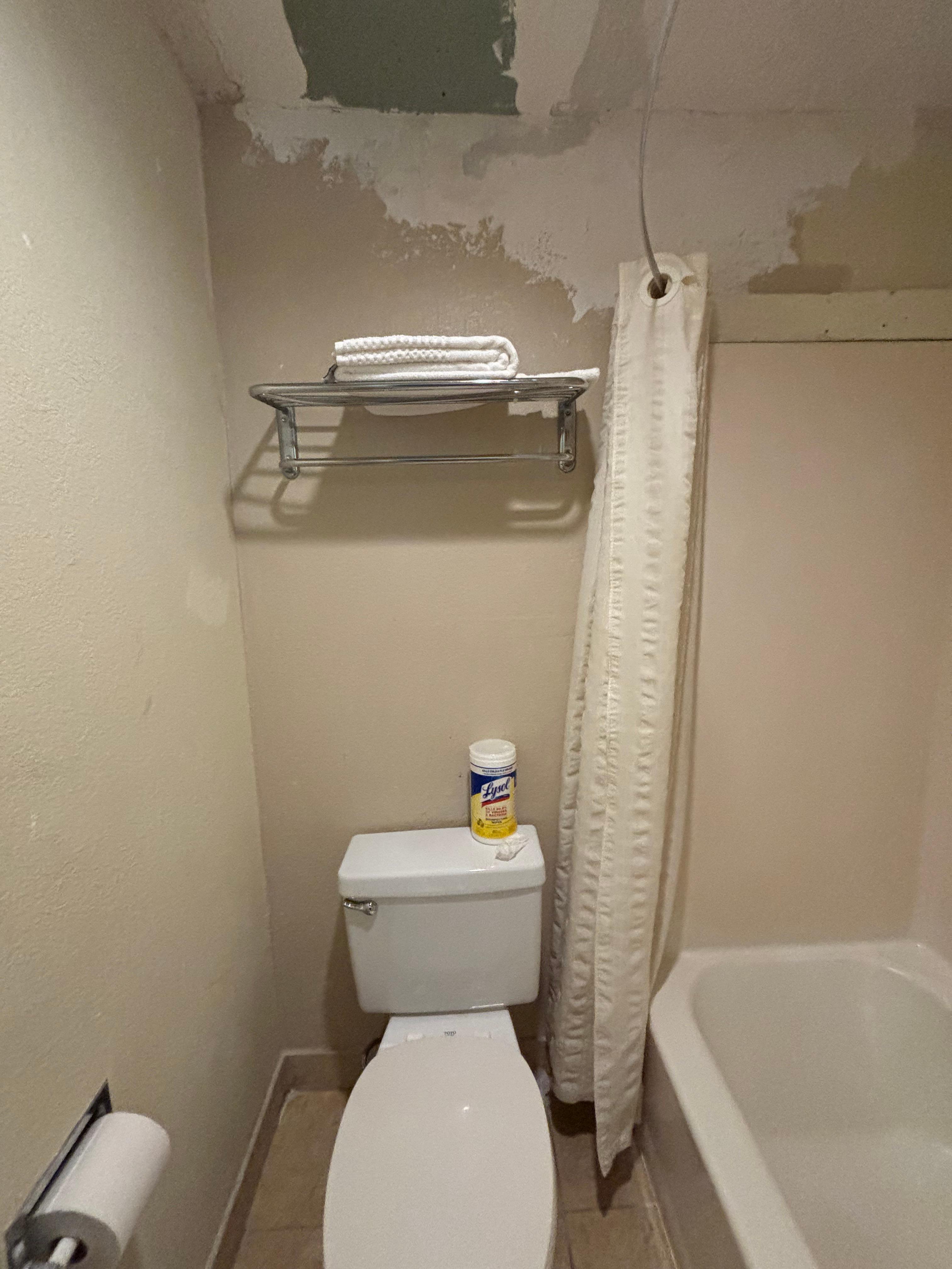 Bathroom celling, dirty walls