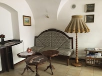 Lounge room, computer access