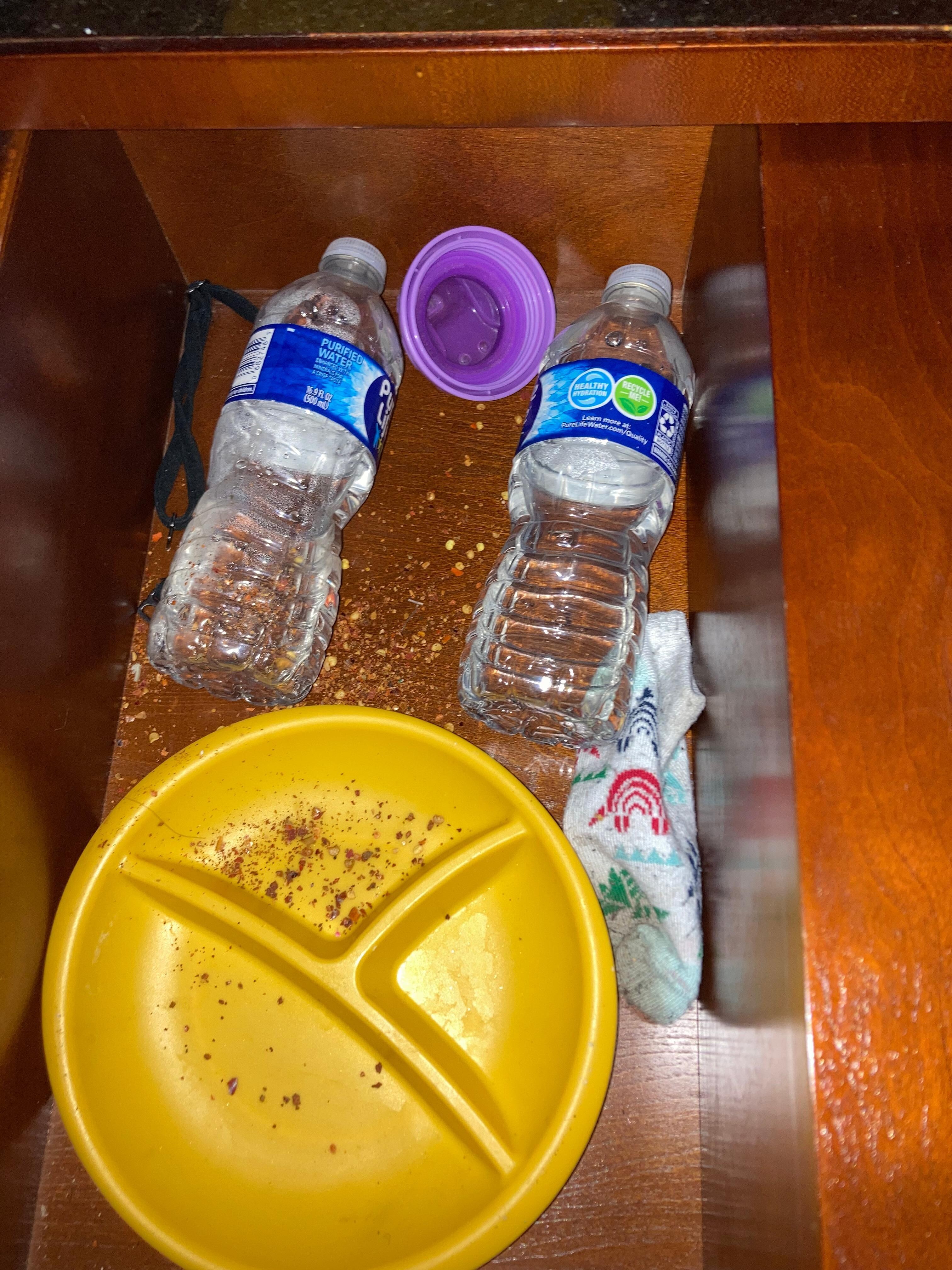 This is ine of the desk drawers, clearly shows how much attention was placed on cleaning the room. 
