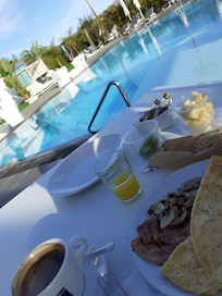 Petit déjeuner
