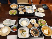 A picture of breakfast. Rice and Miso soup is not on the picture, but staff brought them as I took seat.