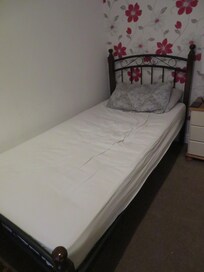 Poor mattress & very creaky bed