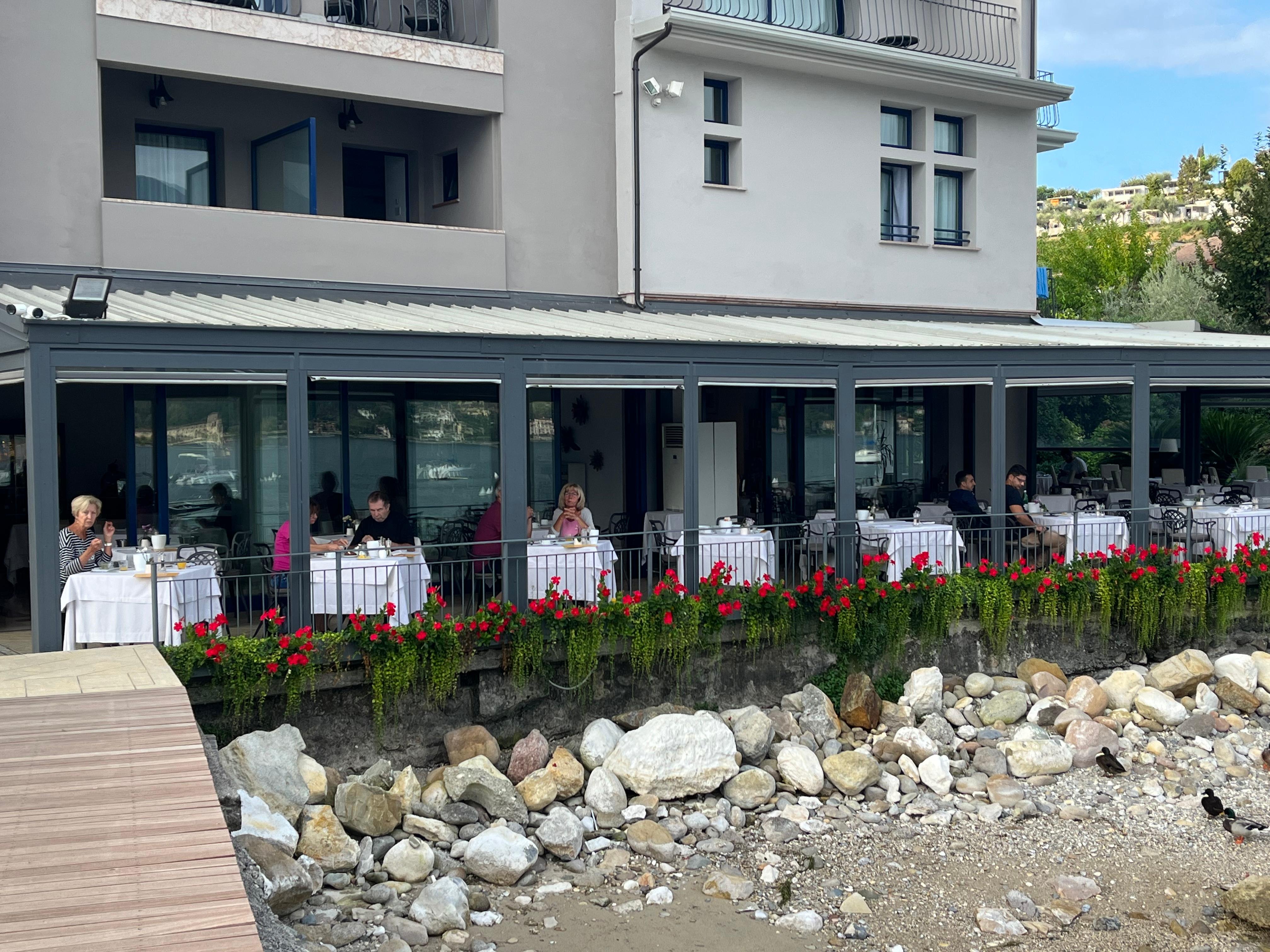 Restaurant les pieds dans l’eau 