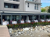 Restaurant les pieds dans l’eau