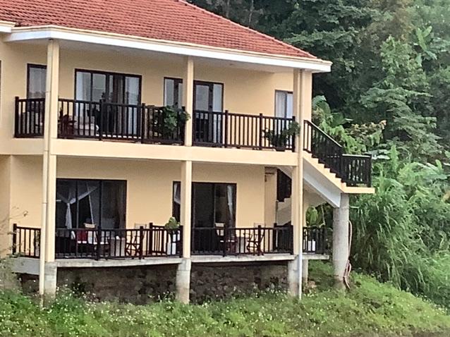 Rooms look out on Dong Suon Lake