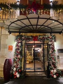 L’entrée de hôtel