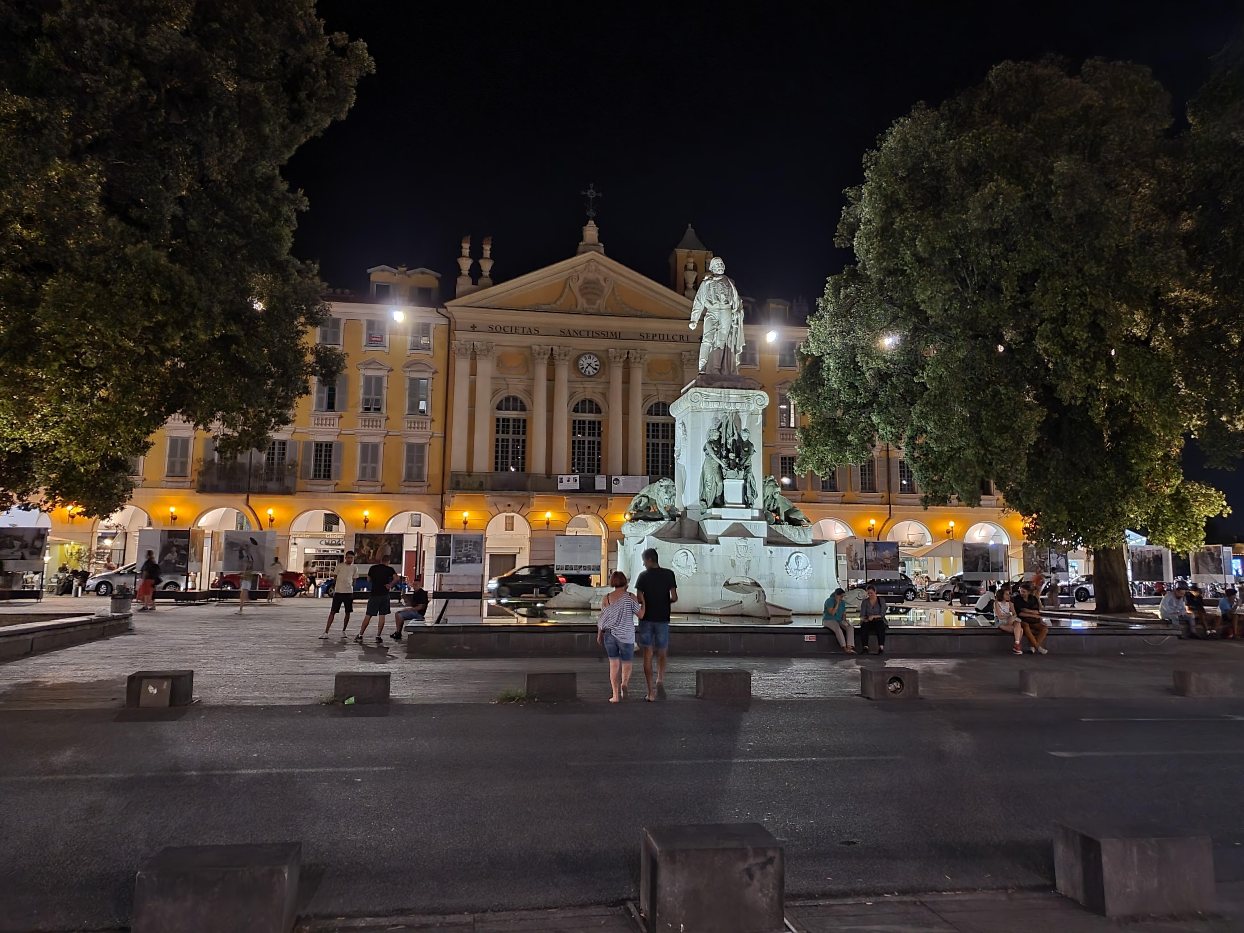 Torget, Place Garibaldi
