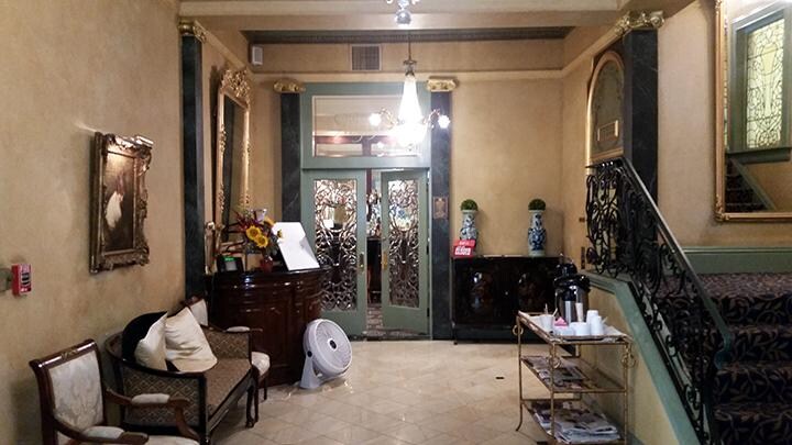 Business Lounge area in the lobby