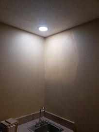 This is in my brothers room look at the wall there's also food on it and broken toilet seat the tub rusted as well