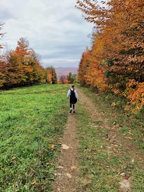Hiking Mont St. Sauveur