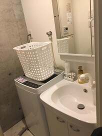 使い切り粉洗剤2パックがありました。
ハンドソープ有。
ドライヤー有。
