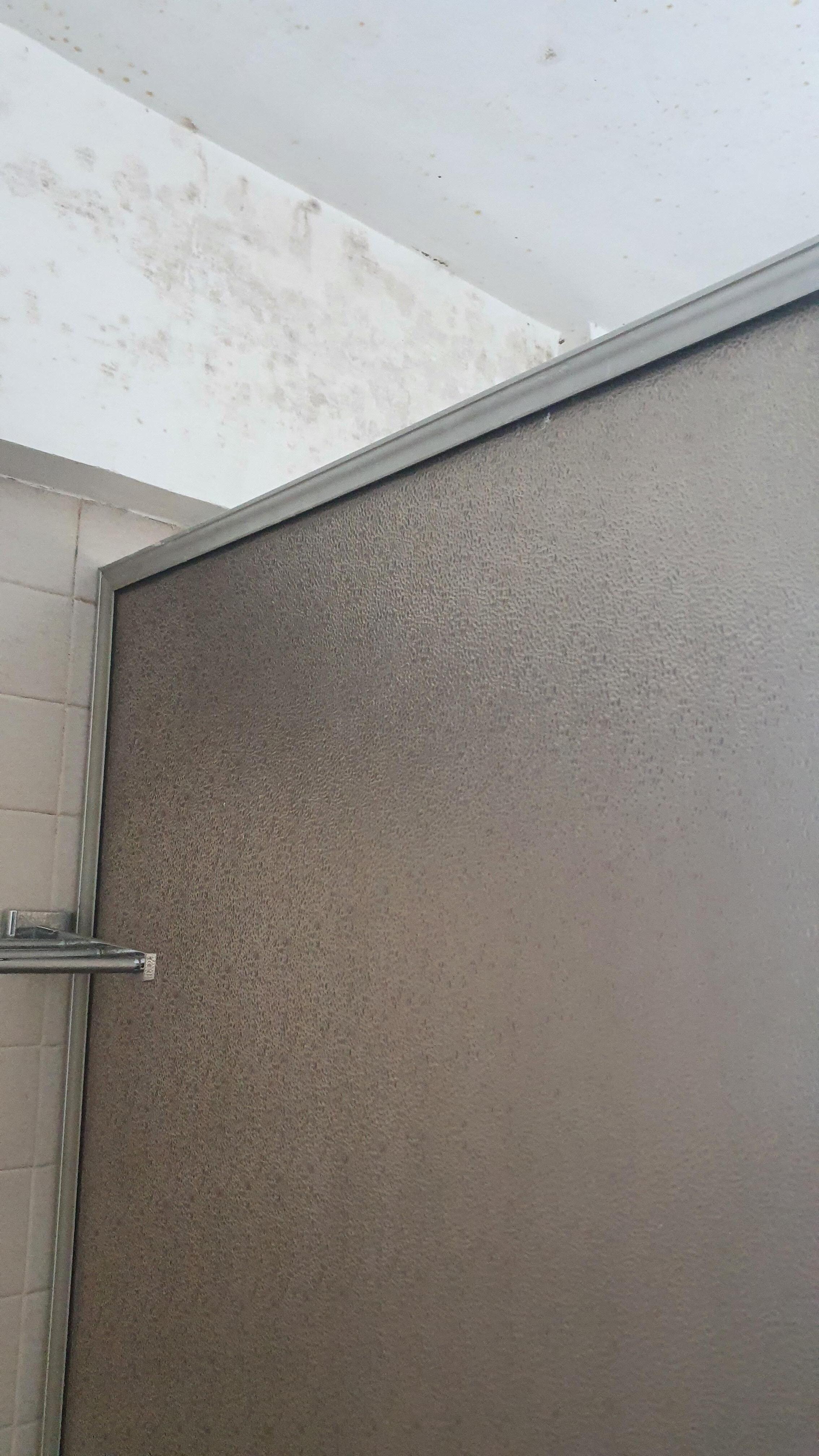 Corrosion baño