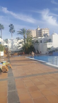 Piscina e solarium