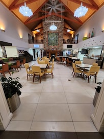 Lobby/ Restaurant