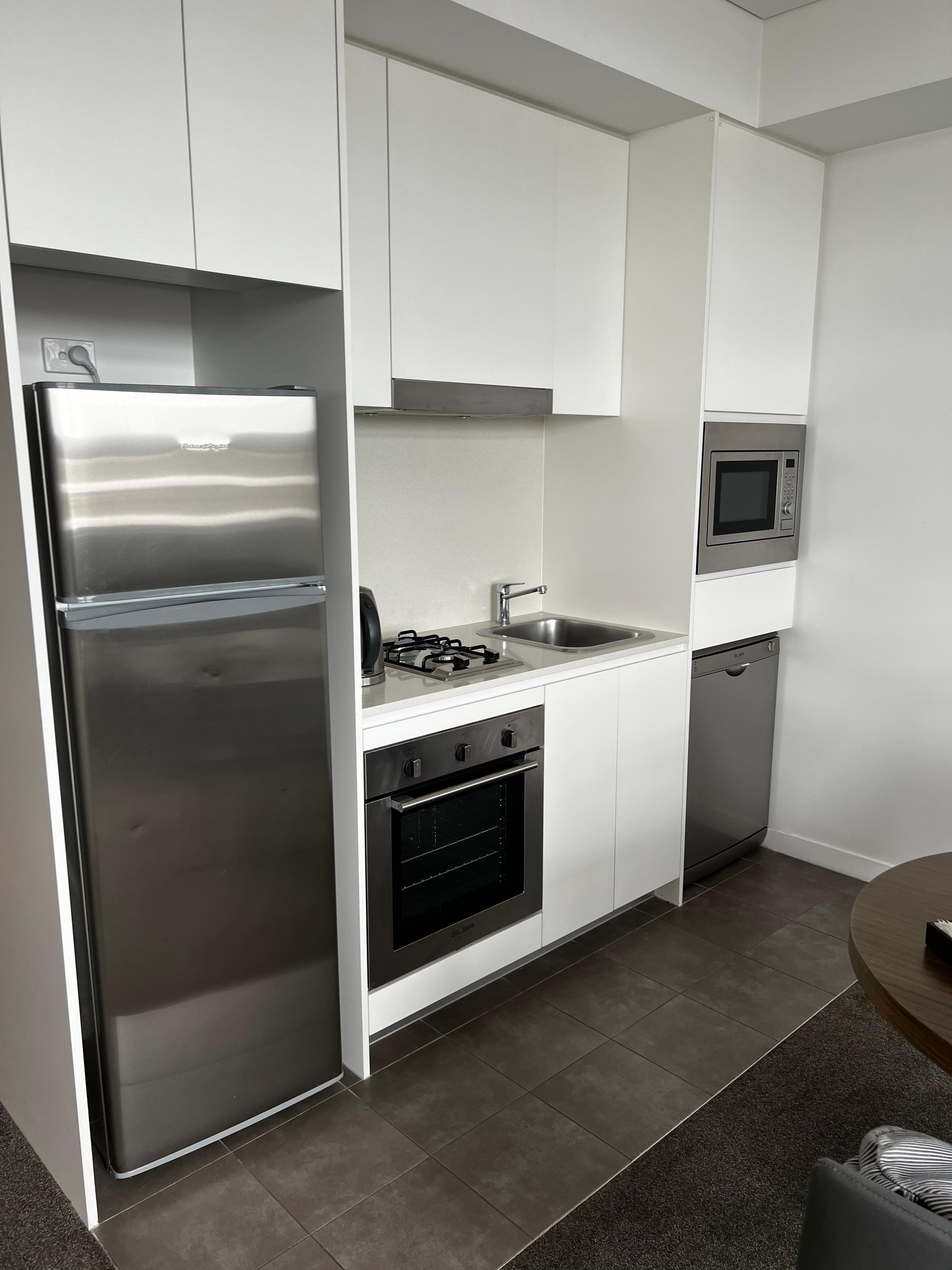 部屋に備え付けのキッチン。